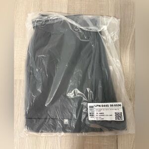 Fabletics Onyx high rise on-call scrub jogger Inseam 26” (short) size S